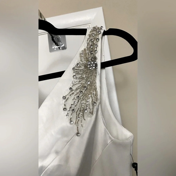 NWT Adrianna Papell Beaded Appliqué Charmeuse Mermaid Sleeveless Ivory Gown Sz 2 - Picture 5 of 16